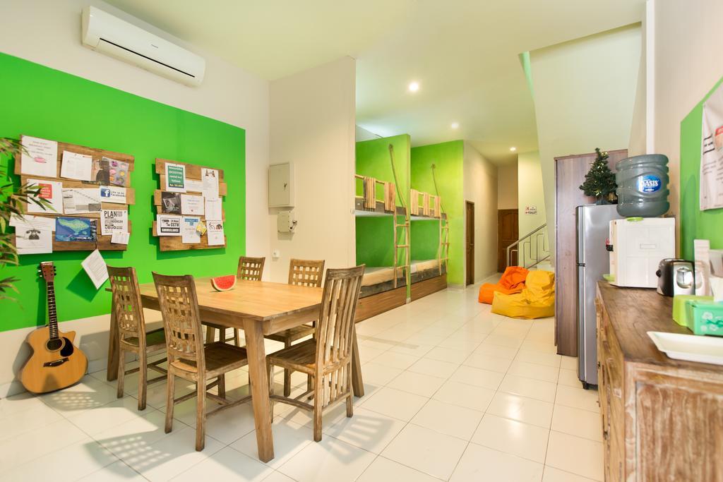 The Eco-Living Hostel Denpasar  Ngoại thất bức ảnh